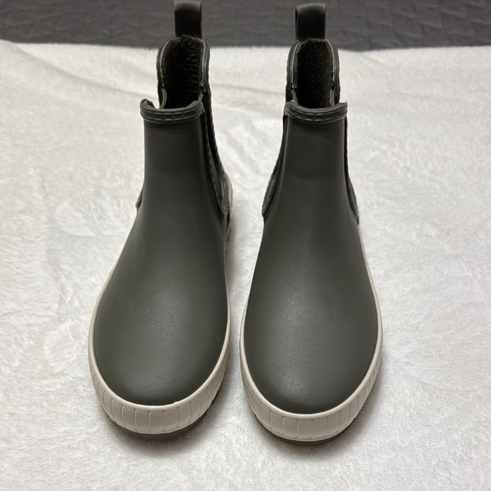 Green Sperry Chelsea rain boots